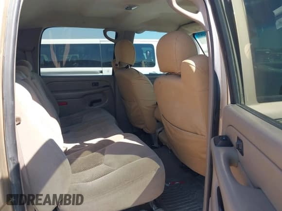 ✅ 2005 Chevrolet Silverado 2500HD LS • VIN: 1GCHK23215F924327 • Lot: 43340287. Wystawiony na IAAI z przebiegiem 320 775 mil. Bezpłatny archiwum sprzedaży aukcyjnych z USA i szczegółowy raport historii pojazdu na DreamBid. Zdjęcie 8.