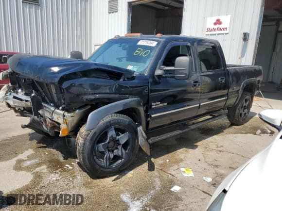 ✅ 2002 Chevrolet Silverado 2500HD LS • VIN: 1GCHK23102F182568 • Lot: 71719394. Listed on Copart with Not provided. Free auction sales archive from the USA and detailed vehicle history report at DreamBid. Image 1.