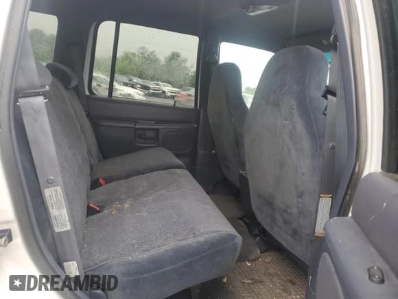 ✅ 1998 Ford Explorer XL • VIN: 1FMZU34X5WZB88907 • Лот: 60111215. Опубликован ранее на Copart с пробегом 128 492 миль. Бесплатный доступ к архиву аукционных продаж из США и подробный отчёт об истории автомобиля на DreamBid. Изображение 11.