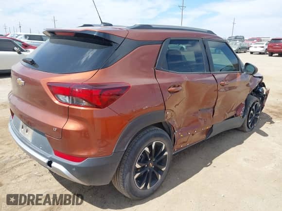 2021 Chevrolet TrailBlazer LT with VIN KL79MPSL6MB067933, listed as a IAAI auction lot 43272421 with 77,332 mi miles and . Bid and sale history available at DreamBid. Image 4.