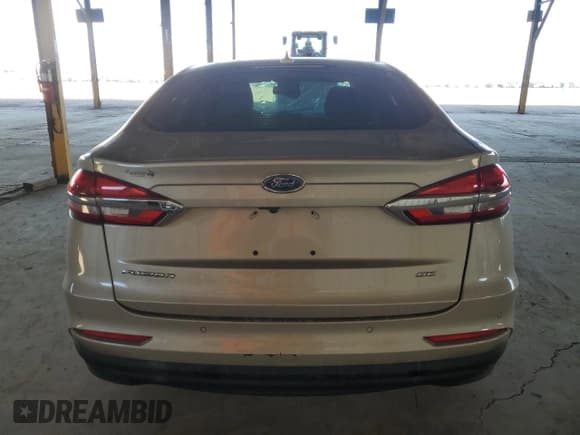 ✅ 2019 Ford Fusion SE • VIN: 3FA6P0H79KR122467 • Lot: 71923985. Wystawiony na Copart z przebiegiem 109 866 mil. Bezpłatny archiwum sprzedaży aukcyjnych z USA i szczegółowy raport historii pojazdu na DreamBid. Zdjęcie 6.