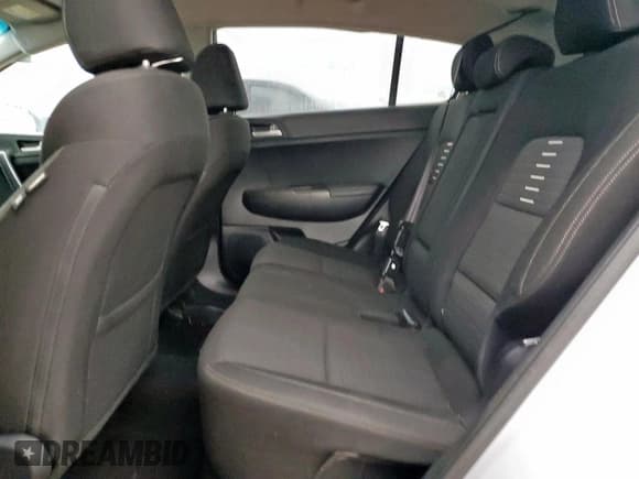 ✅ 2018 Kia Sportage LX • VIN: KNDPM3AC4J7472109 • Lot: 58481265. Wystawiony na Copart z przebiegiem 123 524 mil. Bezpłatny archiwum sprzedaży aukcyjnych z USA i szczegółowy raport historii pojazdu na DreamBid. Zdjęcie 11.