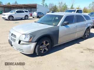 2005 Dodge Magnum SE с VIN 2D4FV48VX5H607242, выставлен на аукционе IAAI как лот 41697596 с пробегом Не указан миль и . История ставок и продаж доступна на DreamBid. Изображение 2.