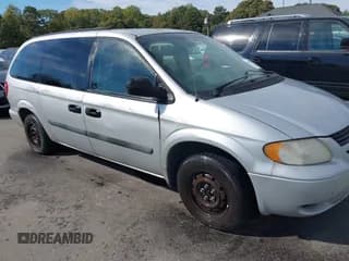 ✅ 2005 Dodge Caravan SE • VIN: 1D4GP24R65B388929 • Lot: 43509037. Wystawiony na IAAI z przebiegiem 225 987 mil. Bezpłatny archiwum sprzedaży aukcyjnych z USA i szczegółowy raport historii pojazdu na DreamBid. Zdjęcie 1.