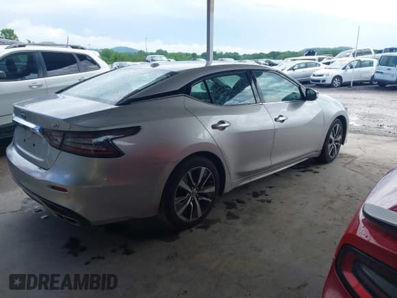 ✅ 2022 Nissan Maxima SV • VIN: 1N4AA6CV2NC504895 • Lot: 42304681. Wystawiony na IAAI z przebiegiem 35 818 mil. Bezpłatny archiwum sprzedaży aukcyjnych z USA i szczegółowy raport historii pojazdu na DreamBid. Zdjęcie 4.