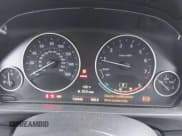 ✅ 2015 BMW 3 Series 320i xDrive • VIN: WBA3C3G51FNS73514 • Lot: 41863615. Wystawiony na IAAI z przebiegiem 133 443 mil. Bezpłatny archiwum sprzedaży aukcyjnych z USA i szczegółowy raport historii pojazdu na DreamBid. Zdjęcie 7.