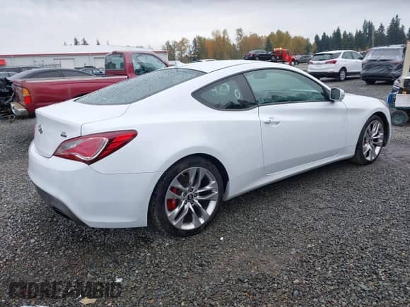 2015 Hyundai Genesis Coupe Ultimate с VIN KMHHU6KJ4FU124995, выставлен на аукционе IAAI как лот 43566907 с пробегом 42 772 миль миль и . История ставок и продаж доступна на DreamBid. Изображение 4.