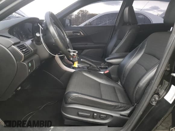 ✅ 2017 Honda Accord Sport • VIN: 1HGCR2F54HA238068 • Lot: 92846325. Wystawiony na Copart z przebiegiem 108 192 mil. Bezpłatny archiwum sprzedaży aukcyjnych z USA i szczegółowy raport historii pojazdu na DreamBid. Zdjęcie 7.