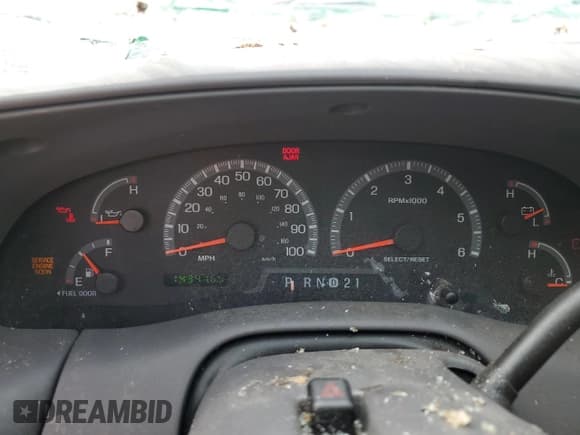 ✅ 2001 Ford F-150 • VIN: 2FTRX17W71CB06393 • Lot: 83135674. Wystawiony na Copart z przebiegiem 143 416 mil. Bezpłatny archiwum sprzedaży aukcyjnych z USA i szczegółowy raport historii pojazdu na DreamBid. Zdjęcie 9.