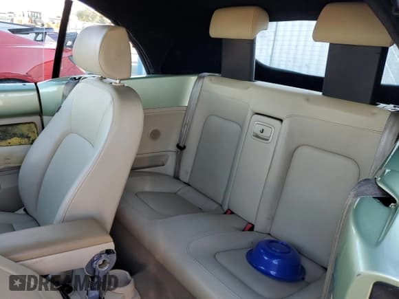 ✅ 2008 Volkswagen Beetle SE • VIN: 3VWRG31Y18M406769 • Лот: 44470015. Опубликован ранее на Copart с пробегом 98 652 миль. Бесплатный доступ к архиву аукционных продаж из США и подробный отчёт об истории автомобиля на DreamBid. Изображение 10.