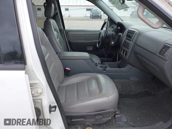 ✅ 2005 Ford Explorer XLT • VIN: 1FMZU73K15UB59364 • Лот: 42127706. Опубликован ранее на IAAI с пробегом 171 300 миль. Бесплатный доступ к архиву аукционных продаж из США и подробный отчёт об истории автомобиля на DreamBid. Изображение 5.