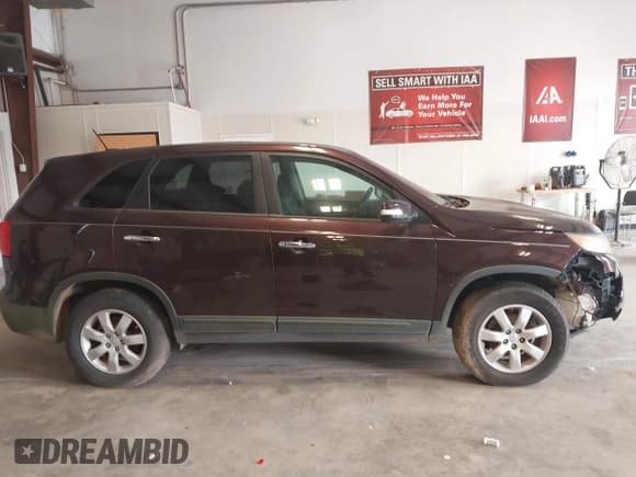 ✅ 2011 Kia Sorento LX • VIN: 5XYKT3A18BG109473 • Lot: 43728724. Wystawiony na IAAI z przebiegiem 153 223 mil. Bezpłatny archiwum sprzedaży aukcyjnych z USA i szczegółowy raport historii pojazdu na DreamBid. Zdjęcie 13.