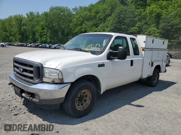 ✅ 2004 Ford F-250 XL • VIN: 1FTNX20L34EC38196 • Lot: 60307245. Listed on Copart with 232,347 mi. Free auction sales archive from the USA and detailed vehicle history report at DreamBid. Image 1.