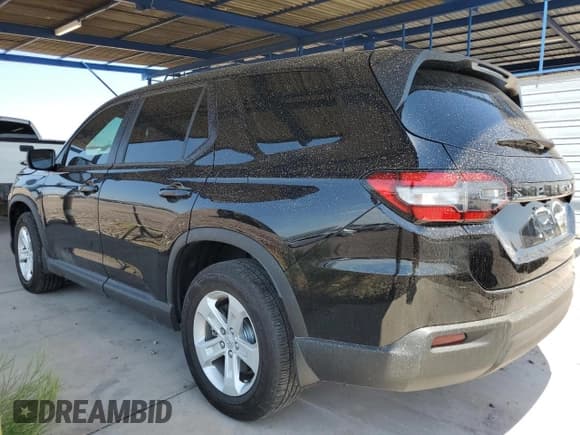✅ 2023 Honda Pilot LX • VIN: 5FNYG2H29PB015544 • Lot: 63485214. Wystawiony na Copart z przebiegiem 7 991 mil. Bezpłatny archiwum sprzedaży aukcyjnych z USA i szczegółowy raport historii pojazdu na DreamBid. Zdjęcie 2.