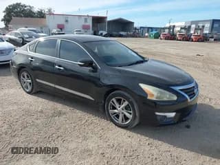 ✅ 2015 Nissan Altima SV • VIN: 1N4AL3AP1FC149622 • Lot: 43668920. Listed on IAAI with 176,930 mi. Free auction sales archive from the USA and detailed vehicle history report at DreamBid. Image 1.