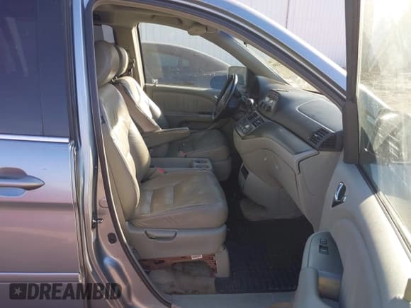 ✅ 2006 Honda Odyssey EX-L • VIN: 5FNRL387X6B094271 • Лот: 43743098. Опубликован ранее на IAAI с пробегом 215 736 миль. Бесплатный доступ к архиву аукционных продаж из США и подробный отчёт об истории автомобиля на DreamBid. Изображение 5.