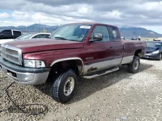 ✅ 2000 Dodge 2500 • VIN: 1B7KF2369YJ149502 • Lot: 57495855. Wystawiony na Copart z przebiegiem 427 272 mil. Bezpłatny archiwum sprzedaży aukcyjnych z USA i szczegółowy raport historii pojazdu na DreamBid. Zdjęcie 1.