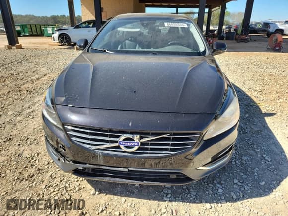 ✅ 2015 Volvo S60 T5 Drive-E Premier • VIN: YV140MFK4F1347345 • Lot: 86899335. Wystawiony na Copart z przebiegiem 76 096 mil. Bezpłatny archiwum sprzedaży aukcyjnych z USA i szczegółowy raport historii pojazdu na DreamBid. Zdjęcie 5.