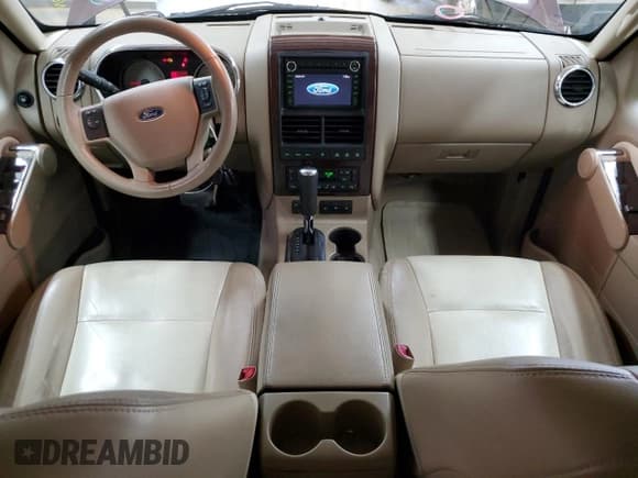 ✅ 2008 Ford Explorer Limited • VIN: 1FMEU75EX8UB15230 • Lot: 48232495. Wystawiony na Copart z przebiegiem 109 786 mil. Bezpłatny archiwum sprzedaży aukcyjnych z USA i szczegółowy raport historii pojazdu na DreamBid. Zdjęcie 8.