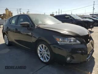 ✅ 2013 Lexus CT 200h • VIN: JTHKD5BH8D2168281 • Лот: 85006145. Опубликован ранее на Copart с пробегом 139 337 миль. Бесплатный доступ к архиву аукционных продаж из США и подробный отчёт об истории автомобиля на DreamBid. Изображение 4.