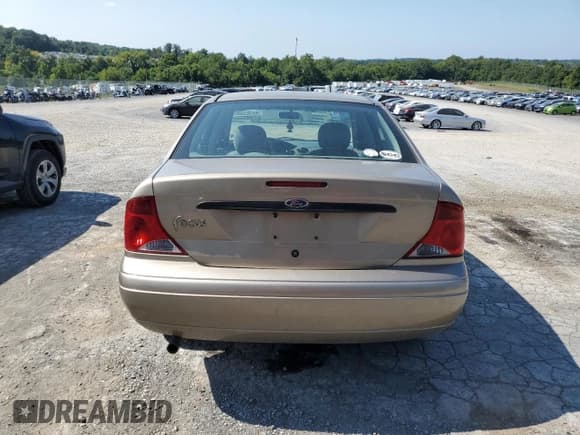 ✅ 2003 Ford Focus LX • VIN: 1FAFP33P33W160641 • Lot: 68365895. Listed on Copart with 107,607 mi. Free auction sales archive from the USA and detailed vehicle history report at DreamBid. Image 6.