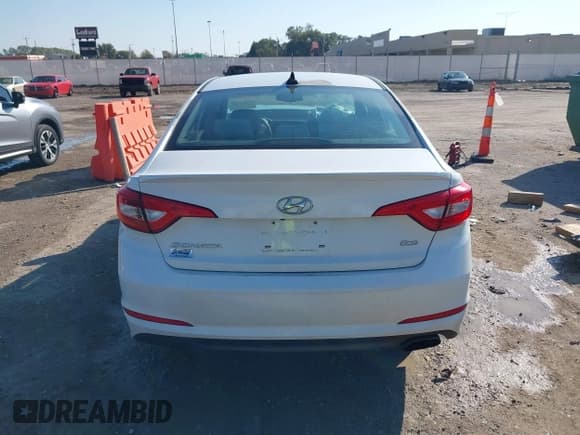 ✅ 2016 Hyundai Sonata Eco • VIN: 5NPE24AA1GH408745 • Lot: 43461675. Listed on IAAI with 171,833 mi. Free auction sales archive from the USA and detailed vehicle history report at DreamBid. Image 16.