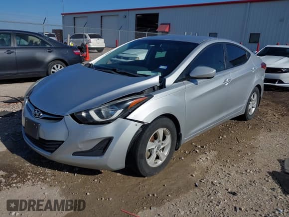 ✅ 2015 Hyundai Elantra SE • VIN: KMHDH4AEXFU263881 • Lot: 42839818. Listed on IAAI with 172,549 mi. Free auction sales archive from the USA and detailed vehicle history report at DreamBid. Image 17.