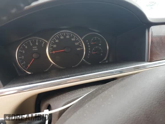 ✅ 2008 Buick LaCrosse CXL • VIN: 2G4WD582481326381 • Lot: 74028924. Wystawiony na Copart z przebiegiem Nie podano. Bezpłatny archiwum sprzedaży aukcyjnych z USA i szczegółowy raport historii pojazdu na DreamBid. Zdjęcie 9.