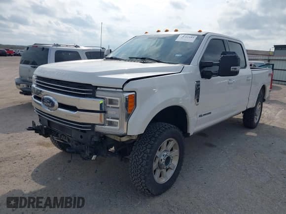 ✅ 2018 Ford F-250 King Ranch • VIN: 1FT7W2BT4JEB04124 • Lot: 43741185. Listed on IAAI with 267,973 mi. Free auction sales archive from the USA and detailed vehicle history report at DreamBid. Image 17.
