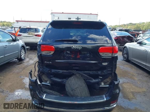 ✅ 2017 Jeep Grand Cherokee Summit • VIN: 1C4RJFJG0HC777811 • Lot: 43359968. Listed on IAAI with 164,639 mi. Free auction sales archive from the USA and detailed vehicle history report at DreamBid. Image 17.