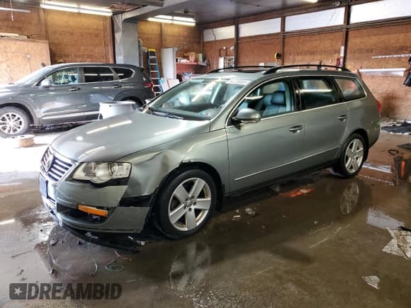 ✅ 2008 Volkswagen Passat Komfort • VIN: WVWLK73C38E114742 • Lot: 64726855. Wystawiony na Copart z przebiegiem 87 169 mil. Bezpłatny archiwum sprzedaży aukcyjnych z USA i szczegółowy raport historii pojazdu na DreamBid. Zdjęcie 1.