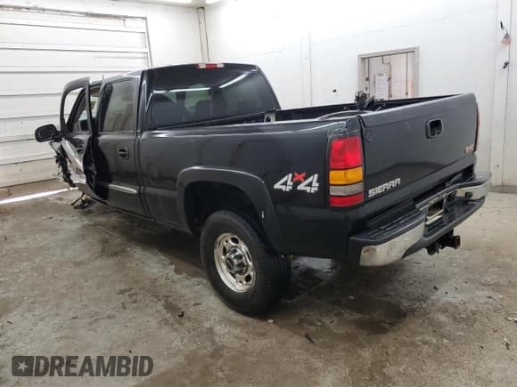 ✅ 2004 GMC Sierra 2500HD SLT • VIN: 1GTHK23234F205868 • Lot: 52229555. Wystawiony na Copart z przebiegiem 199 595 mil. Bezpłatny archiwum sprzedaży aukcyjnych z USA i szczegółowy raport historii pojazdu na DreamBid. Zdjęcie 2.