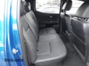 ✅ 2018 Toyota Tacoma SR5 • VIN: 3TMDZ5BN6JM050462 • Lot: 42558785. Wystawiony na IAAI z przebiegiem 62 957 mil. Bezpłatny archiwum sprzedaży aukcyjnych z USA i szczegółowy raport historii pojazdu na DreamBid. Zdjęcie 8.