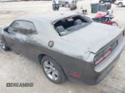 ✅ 2019 Dodge Challenger SXT • VIN: 2C3CDZAG9KH694434 • Lot: 40733183. Wystawiony na IAAI z przebiegiem 125 151 mil. Bezpłatny archiwum sprzedaży aukcyjnych z USA i szczegółowy raport historii pojazdu na DreamBid. Zdjęcie 18.