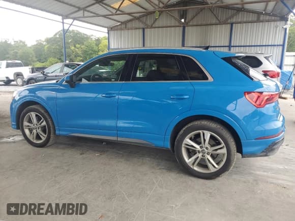 ✅ 2020 Audi Q3 S line Premium • VIN: WA1DECF31L1019400 • Lot: 67596445. Wystawiony na Copart z przebiegiem 112 930 mil. Bezpłatny archiwum sprzedaży aukcyjnych z USA i szczegółowy raport historii pojazdu na DreamBid. Zdjęcie 2.