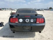 ✅ 2007 Ford Mustang GT Deluxe • VIN: 1ZVHT85H975320984 • Лот: 44561485. Опубликован ранее на Copart с пробегом 176 981 миль. Бесплатный доступ к архиву аукционных продаж из США и подробный отчёт об истории автомобиля на DreamBid. Изображение 6.