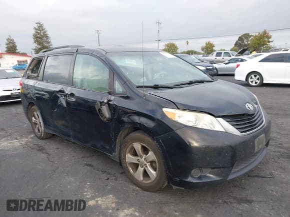 ✅ 2013 Toyota Sienna LE AAS • VIN: 5TDKK3DC0DS318471 • Lot: 43518030. Listed on IAAI with 199,893 mi. Free auction sales archive from the USA and detailed vehicle history report at DreamBid. Image 1.