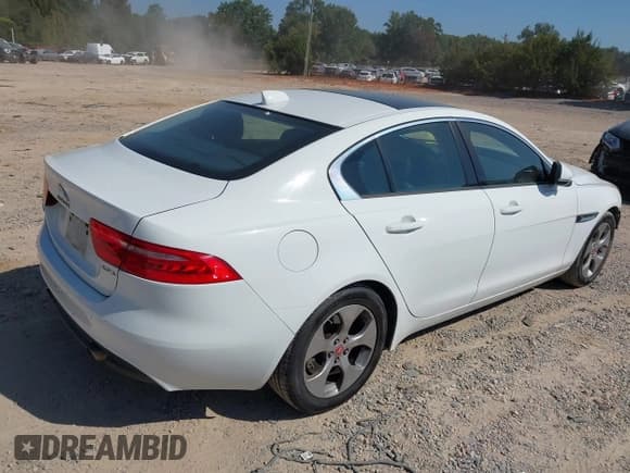 ✅ 2018 Jaguar XE 25t • VIN: SAJAR4FX7JCP35825 • Лот: 43260590. Опубликован ранее на IAAI с пробегом 119 980 миль. Бесплатный доступ к архиву аукционных продаж из США и подробный отчёт об истории автомобиля на DreamBid. Изображение 4.