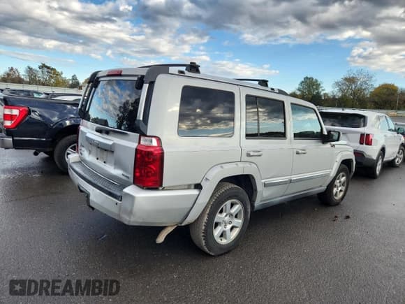 ✅ 2007 Jeep Commander Overland • VIN: 1J8HG68257C671205 • Лот: 82602575. Опубликован ранее на Copart с пробегом 159 536 миль. Бесплатный доступ к архиву аукционных продаж из США и подробный отчёт об истории автомобиля на DreamBid. Изображение 3.
