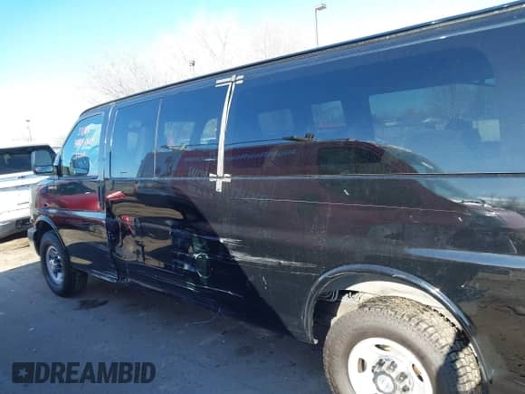 2016 Chevrolet Express Passenger LT with VIN 1GAZGPFF7G1296879, listed as a IAAI auction lot 41359934 with 169,856 mi miles and . Bid and sale history available at DreamBid. Image 14.