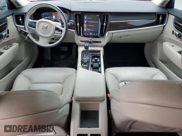 ✅ 2019 Volvo S90 Momentum • VIN: LVY102AK1KP083540 • Lot: 86260494. Wystawiony na Copart z przebiegiem 64 442 mil. Bezpłatny archiwum sprzedaży aukcyjnych z USA i szczegółowy raport historii pojazdu na DreamBid. Zdjęcie 8.