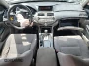 ✅ 2011 Honda Accord LX • VIN: 1HGCP2F33BA138460 • Lot: 64320915. Wystawiony na Copart z przebiegiem 149 161 mil. Bezpłatny archiwum sprzedaży aukcyjnych z USA i szczegółowy raport historii pojazdu na DreamBid. Zdjęcie 8.