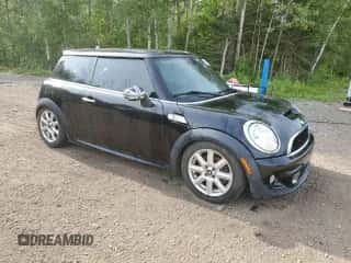 2012 MINI Hardtop S with VIN WMWSV3C57CTY17355, listed as a Copart auction lot 63561395 with 157,122 mi miles and Clean title. Bid and sale history available at DreamBid. Image 4.