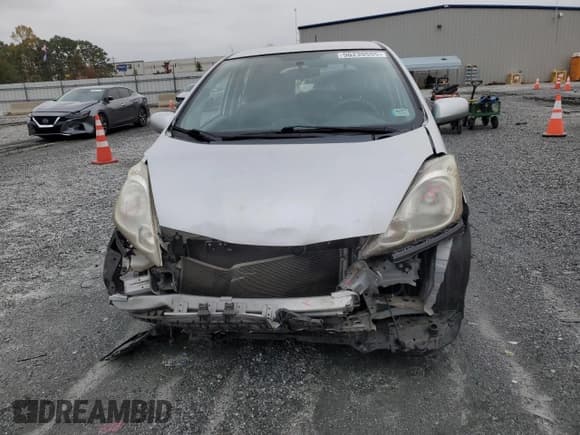 ✅ 2011 Honda Fit Sport • VIN: JHMGE8H57BC002973 • Лот: 90239595. Опубликован ранее на Copart с пробегом 106 447 миль. Бесплатный доступ к архиву аукционных продаж из США и подробный отчёт об истории автомобиля на DreamBid. Изображение 5.