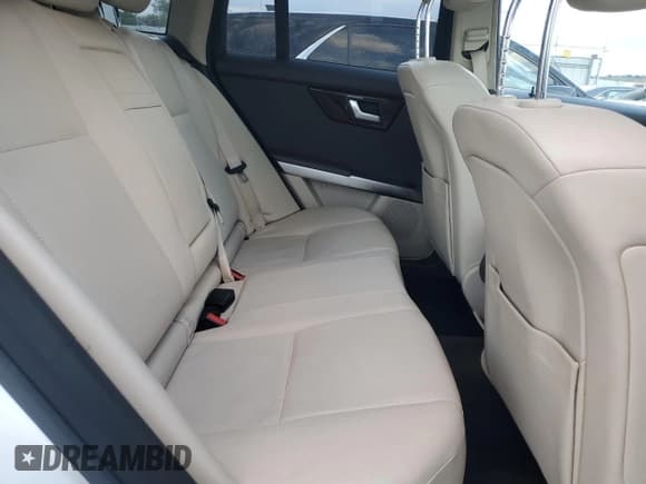 ✅ 2015 Mercedes-Benz GLK 250 • VIN: WDCGG0EB2FG362927 • Лот: 87079605. Опубликован ранее на Copart с пробегом 170 421 миль. Бесплатный доступ к архиву аукционных продаж из США и подробный отчёт об истории автомобиля на DreamBid. Изображение 11.