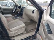 ✅ 2007 Ford Explorer XLT • VIN: 1FMEU73E67UB82828 • Лот: 42094138. Опубликован ранее на IAAI с пробегом 175 627 миль. Бесплатный доступ к архиву аукционных продаж из США и подробный отчёт об истории автомобиля на DreamBid. Изображение 5.