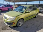 ✅ 2007 Kia Rio LX • VIN: KNADE123076258653 • Lot: 93085555. Wystawiony na Copart z przebiegiem 169 494 mil. Bezpłatny archiwum sprzedaży aukcyjnych z USA i szczegółowy raport historii pojazdu na DreamBid. Zdjęcie 1.