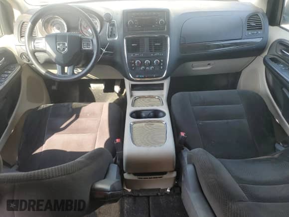 ✅ 2016 Dodge Grand Caravan SXT • VIN: 2C4RDGCG0GR384570 • Лот: 80208015. Опубликован ранее на Copart с пробегом 173 017 миль. Бесплатный доступ к архиву аукционных продаж из США и подробный отчёт об истории автомобиля на DreamBid. Изображение 8.