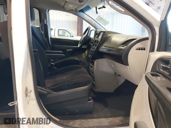 ✅ 2011 Dodge Grand Caravan Mainstreet • VIN: 2D4RN3DG5BR626284 • Lot: 43647109. Listed on IAAI with 166,584 mi. Free auction sales archive from the USA and detailed vehicle history report at DreamBid. Image 5.