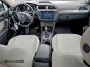 ✅ 2018 Volkswagen Tiguan SEL • VIN: 3VV2B7AX6JM050649 • Лот: 95673145. Опубликован ранее на Copart с пробегом 149 950 миль. Бесплатный доступ к архиву аукционных продаж из США и подробный отчёт об истории автомобиля на DreamBid. Изображение 8.